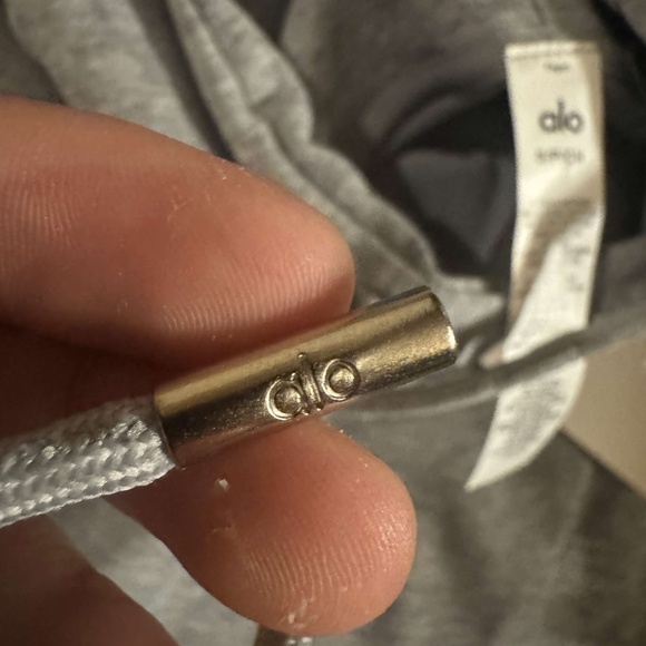 ๐ฅ ALO Yoga Grey Hoodie โ Size Small (Brand New w/ Tags) ๐ฅ - Picture 5 of 5